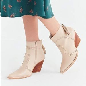 Jeffrey Campbell Beowulf Ankle Boot | Size 8